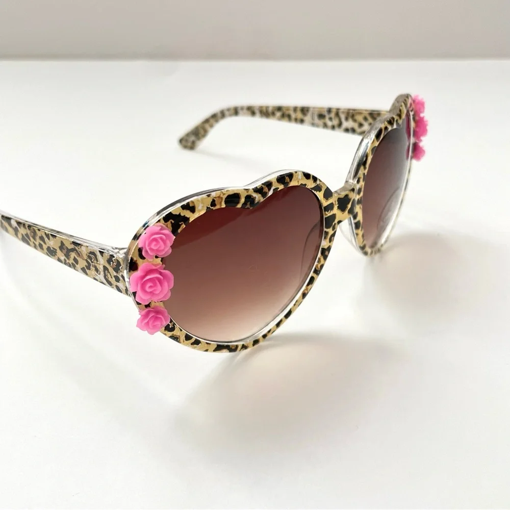 Retro Girls Heart Shape Sunglasses with Leopard Pattern and Roses